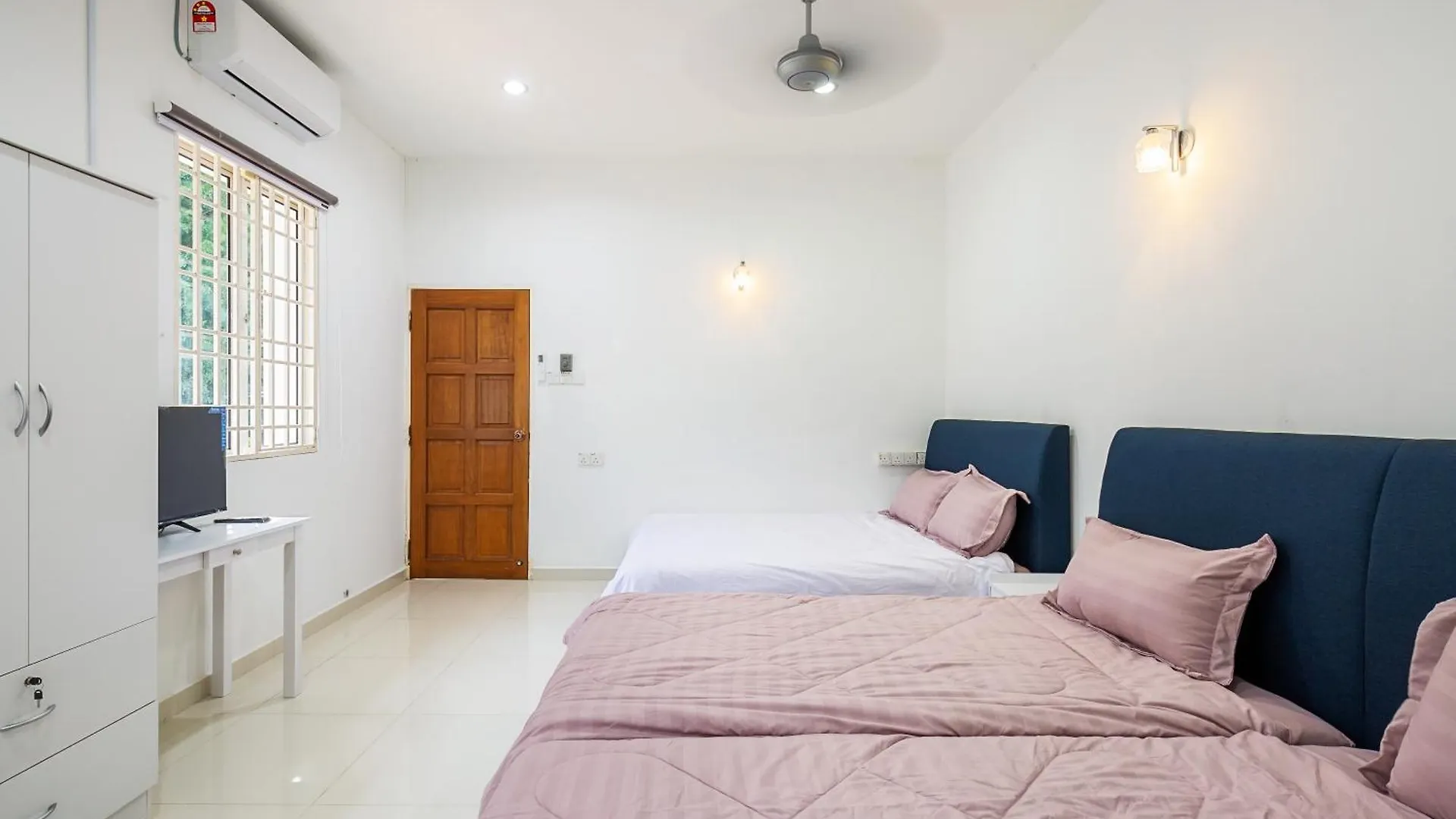 Seaside Private Bungalow, Tg Bungah Tandzsung Bungah