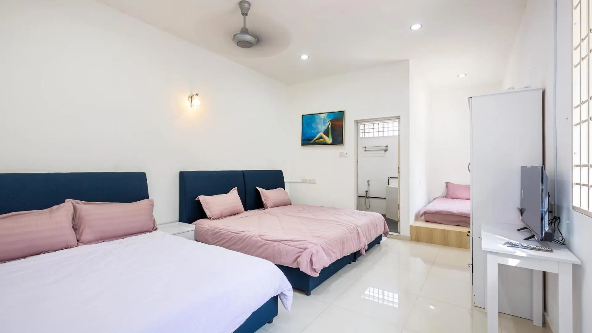Villa Seaside Private Bungalow, Tg Bungah Tandzsung Bungah